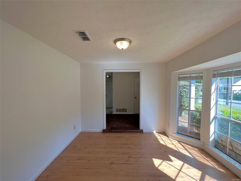 Building Photo - 5725 Bangor Ct