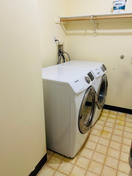 Building Photo - 1914 Aspen Dr