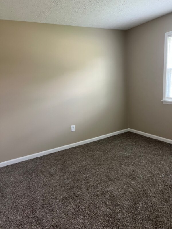 Building Photo - 240 English Ave