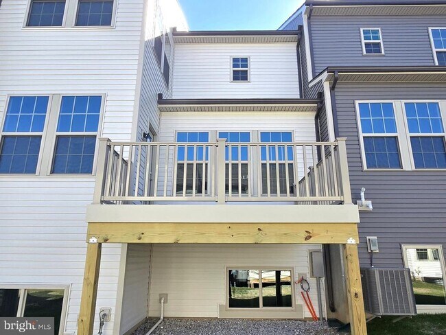 Building Photo - 303 Milton Stamp Dr