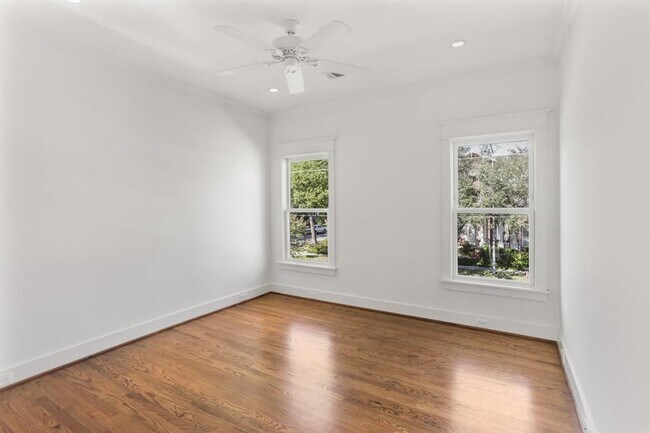 Building Photo - 1548 Cortlandt St