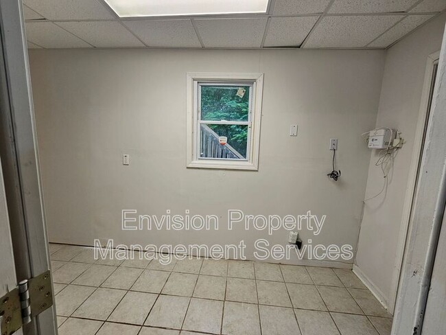 Building Photo - 10996 Knotty Pine Pl