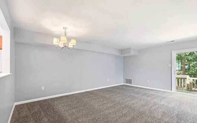 Building Photo - 12 S Indian Valley Ct