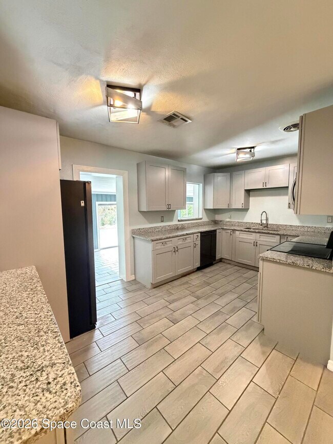Building Photo - 1717 La Marche Dr