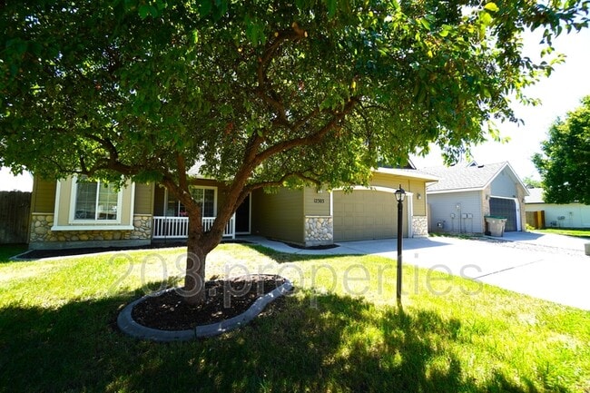 Building Photo - 12303 W Abram Dr
