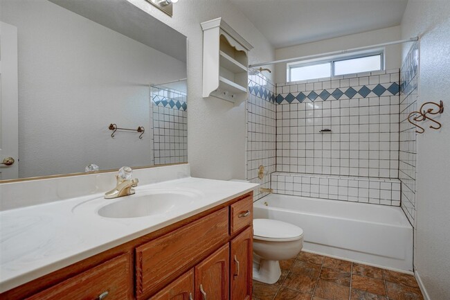 Building Photo - Freshly painted, 3 Bedroom, 2 Bath Home in...