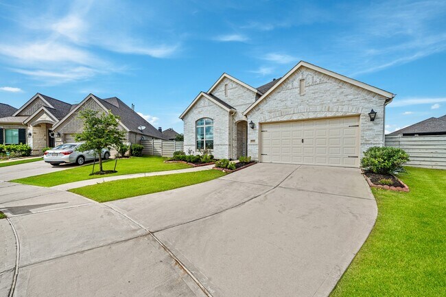 Building Photo - 2221 Forest Trace Ln