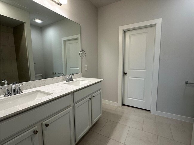 Building Photo - 18000 Lantana Loop