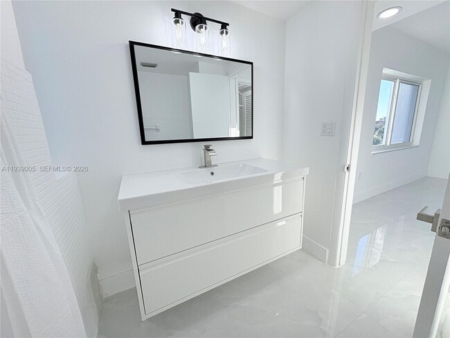 Building Photo - 9159 SW 77th Ave