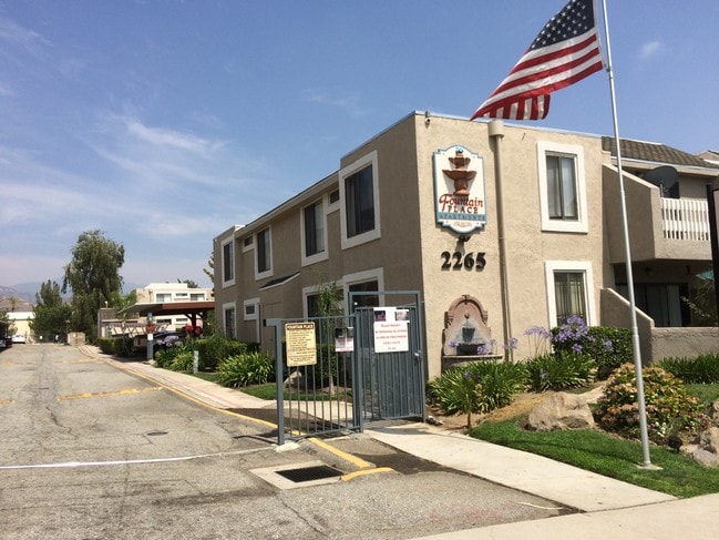 Main Gated Entrance - Fountain Place Apartments