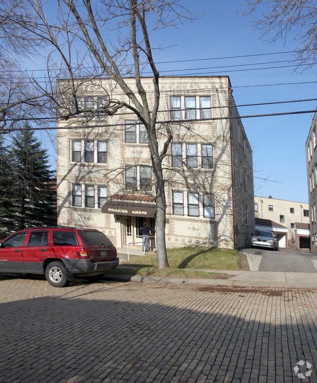 Primary Photo - Parker Arms