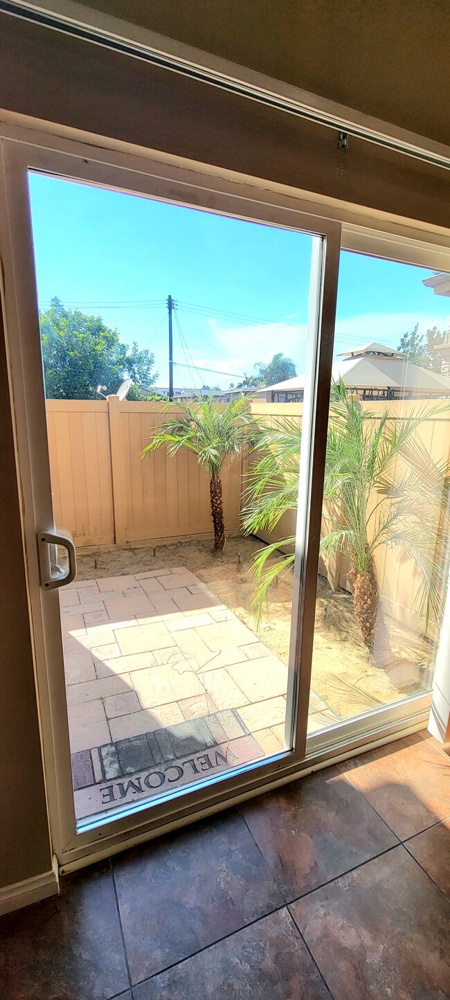 Private patio - 9254 Elm Vista Dr