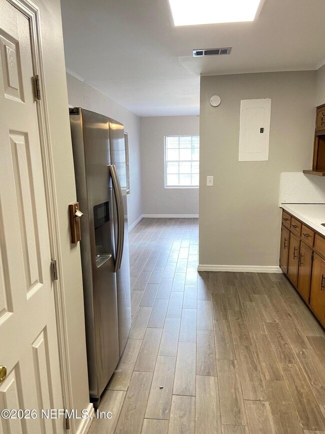 Building Photo - 8929 MacArthur Ct S