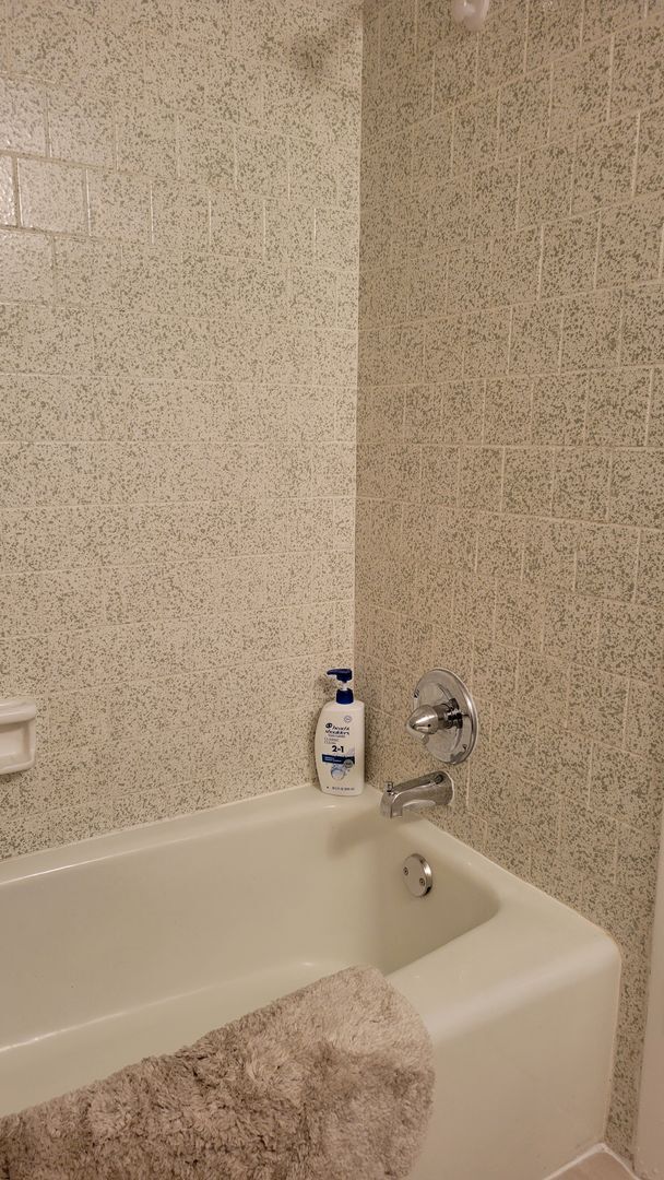 Building Photo - Annual or short term turnkey furnished ground floor condo near Siesta Key