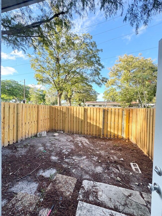 Building Photo - 4290 NW 21st Ave