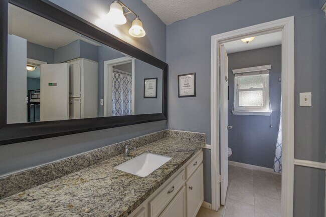 Building Photo - 11307 Canyon Trail Dr