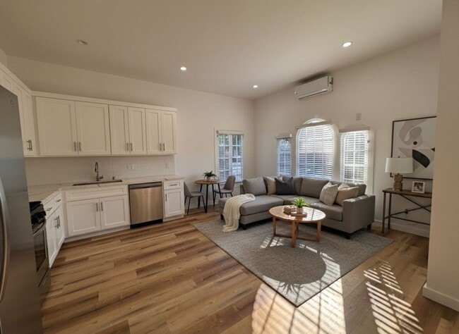 Building Photo - SOFA 22nd St