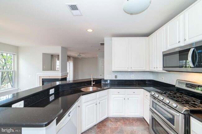 Building Photo - 12715 Fair Crest Ct