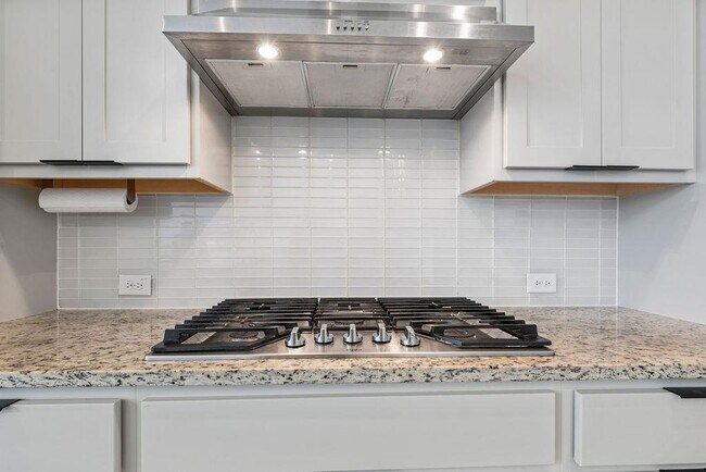 Building Photo - 920 Villa Rialto View