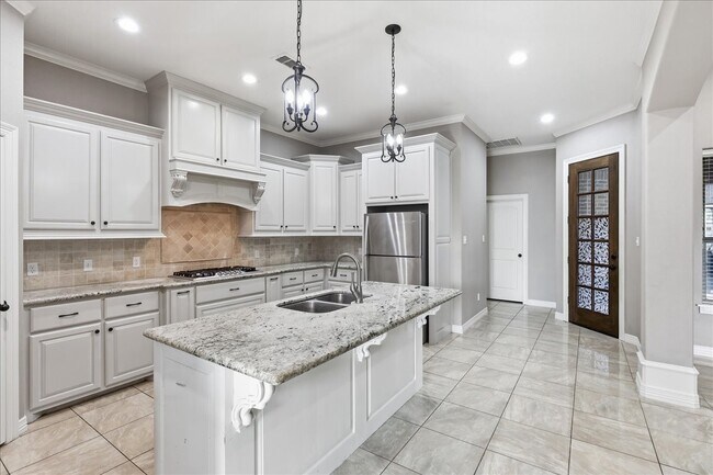 Building Photo - 160 Colonial Estates Dr