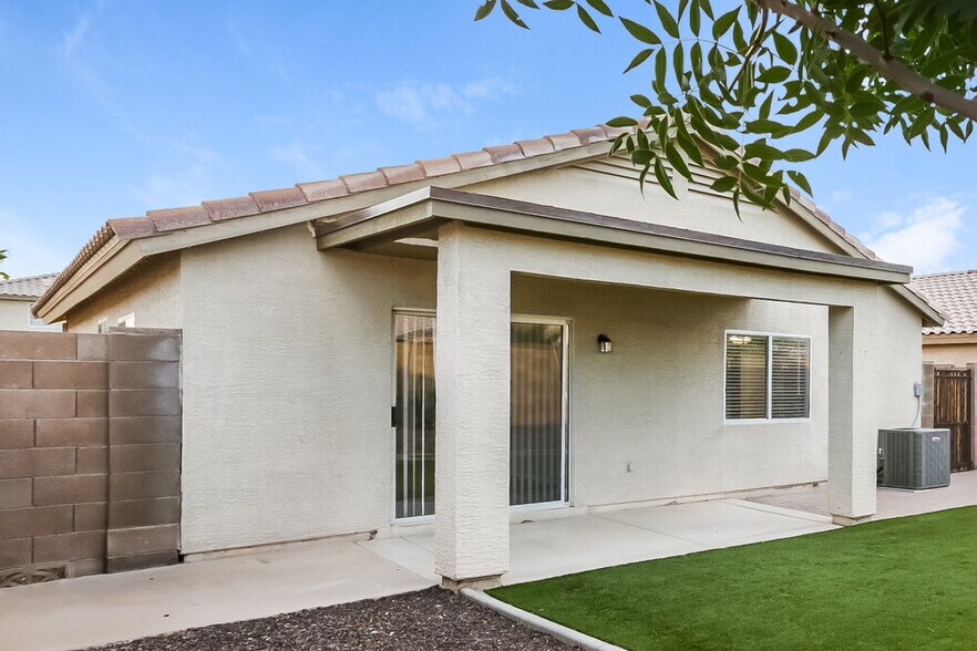Building Photo - 12420 N 121st Ave