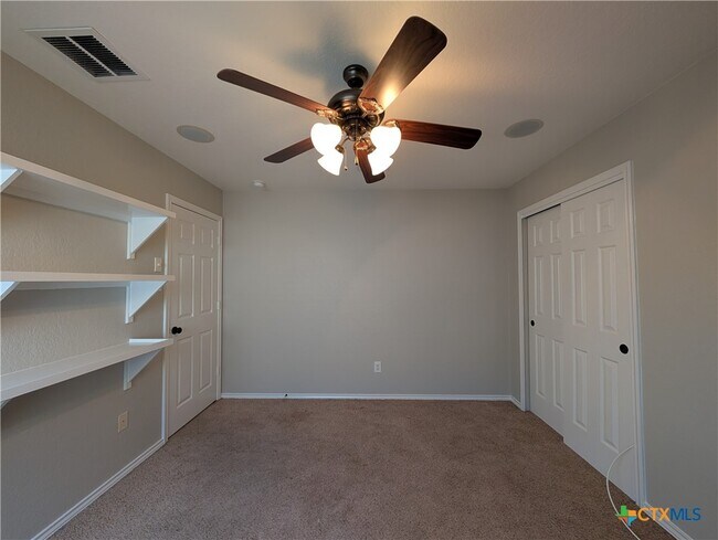 Building Photo - 2937 Post Oak Cir