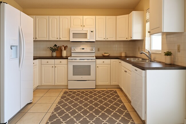 Building Photo - Single Family Home in Hunters Creek