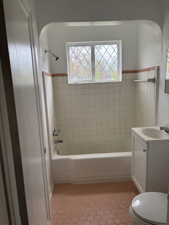 Building Photo - 19639 Moross Rd