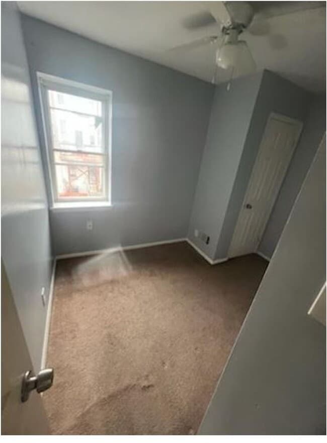 Building Photo - Cozy 2BR/1Bath on lovely quiet block, community garden, Calvert Street park!