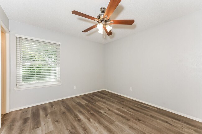 Building Photo - 3 BR/2BA | Updated Single Family Home | 1-Car Garage Parking | Great backyard!