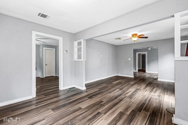 Building Photo - Home For Rent!