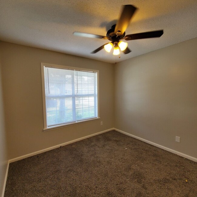 Building Photo - Southern Comfort: Your Dream Rental Home i...