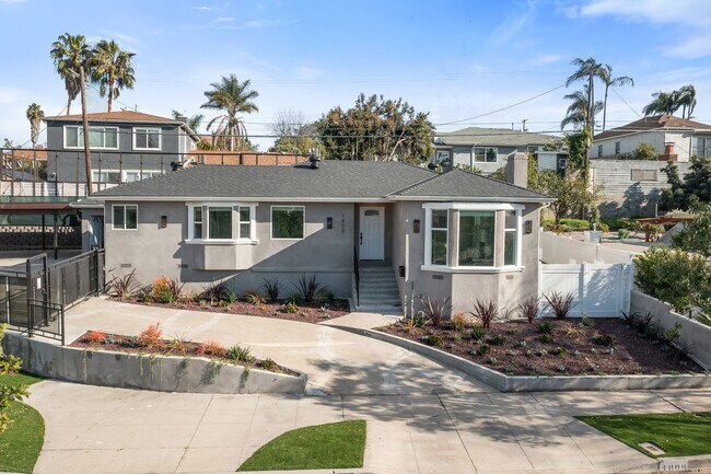 Building Photo - Designer Culver/Fairfax House + Studio | Dog Run & Private Orchard | 3-Car Parking