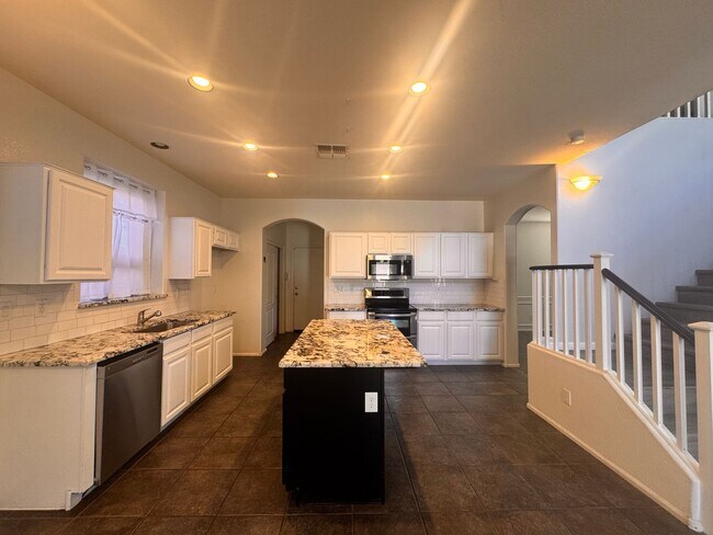 Building Photo - Wigwam Creek home 4 bedrooms with a private pool