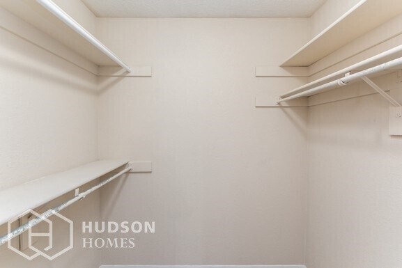 Building Photo - 7816 Pioneer Trail NE