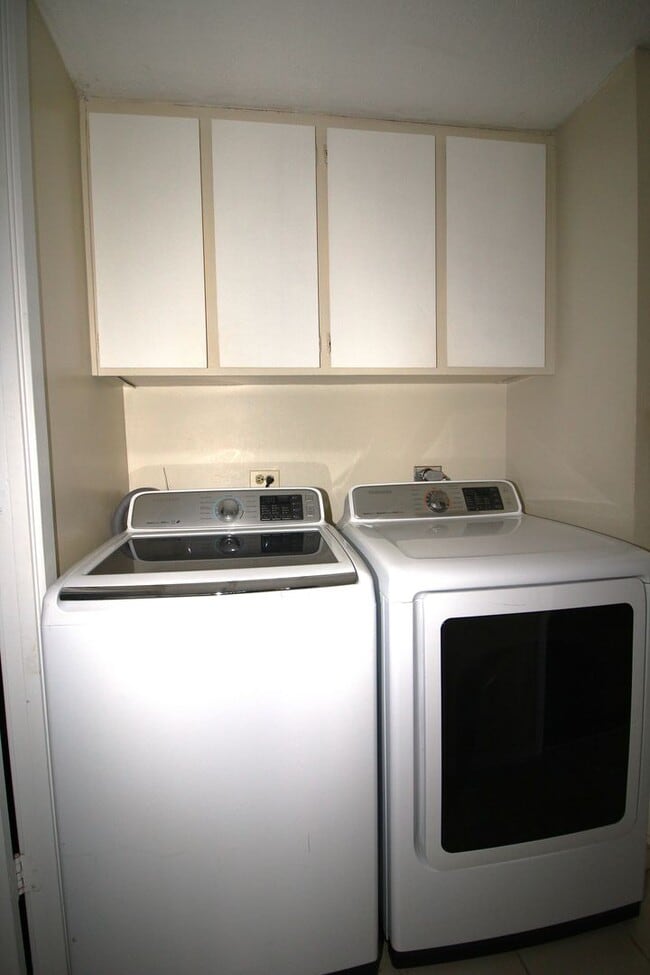 Building Photo - Live Just Steps from the Beach – 1BR at Mo...
