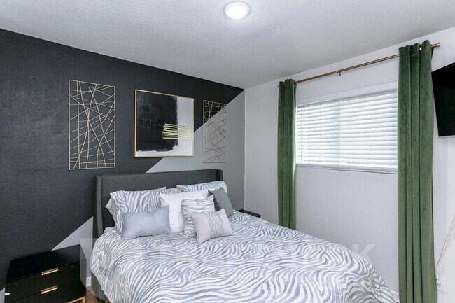 Building Photo - 614 Adams Ave