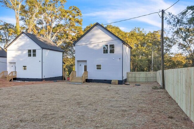 Building Photo - Brand New Build 3 Bedroom 2.5 Bath with Fe...