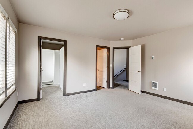 Building Photo - Stylish 3-Bedroom Home with Fenced Yard
