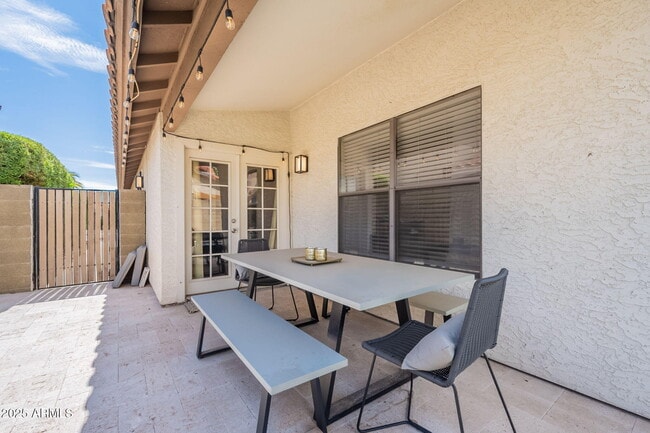 Building Photo - 8846 E Windrose Dr