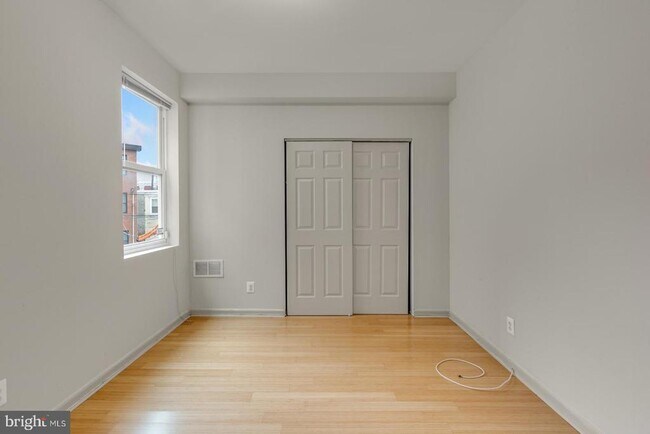 Building Photo - 911 N 19th St