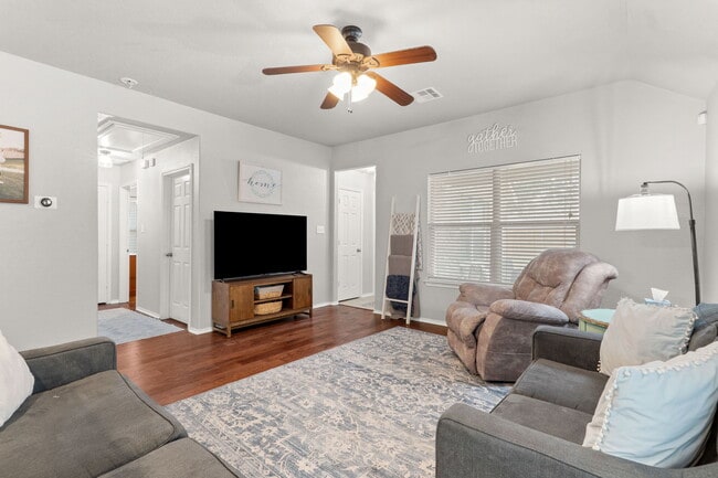 Building Photo - 3041 Turquoise