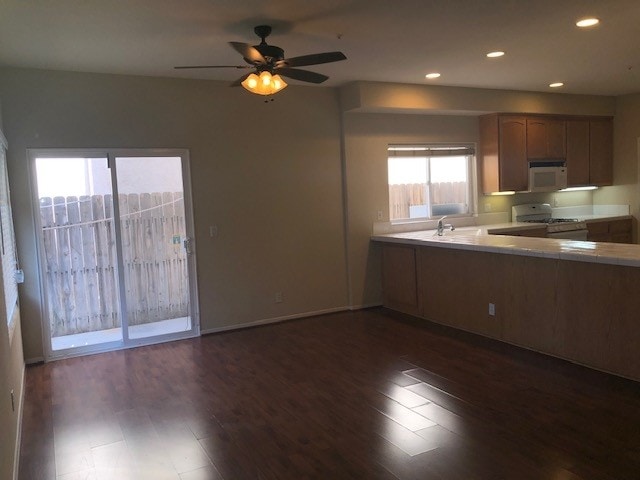 Building Photo - 440 Hart Dr