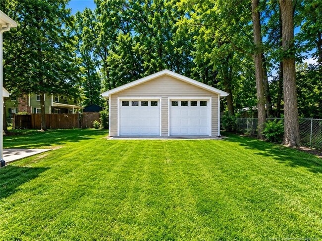 Building Photo - 5800 Lagu Pl