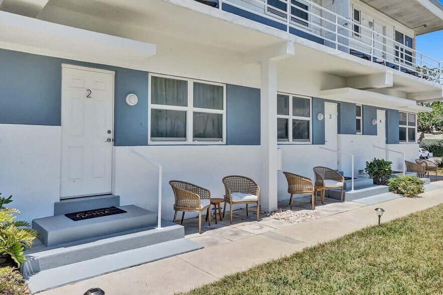 Building Photo - 851 N Surf Rd