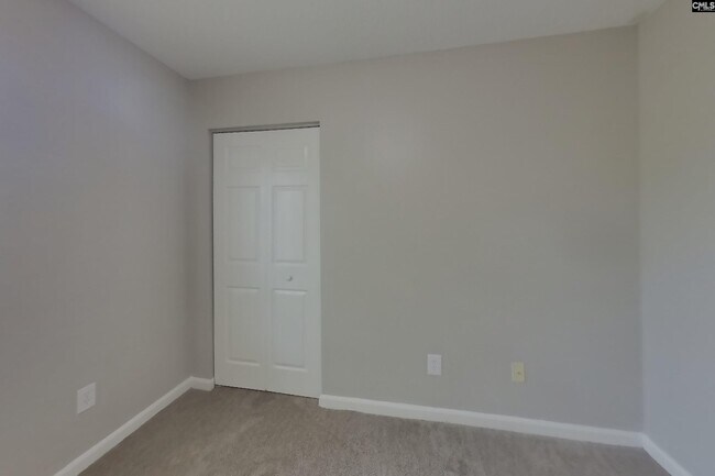 Building Photo - 308 Fox Trot Dr