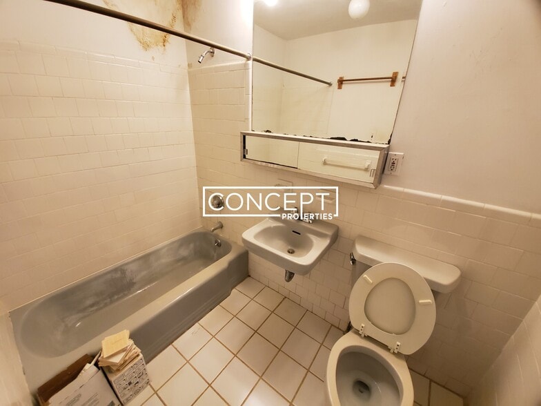 Building Photo - 50 Evergreen St