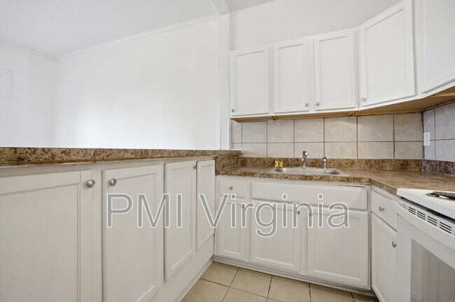 Building Photo - 36 Cedar Ave