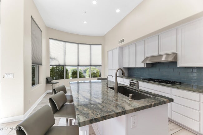 Building Photo - 11811 E Terra Dr