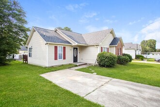 Building Photo - Charming 3-Bedroom with Spacious Backyard